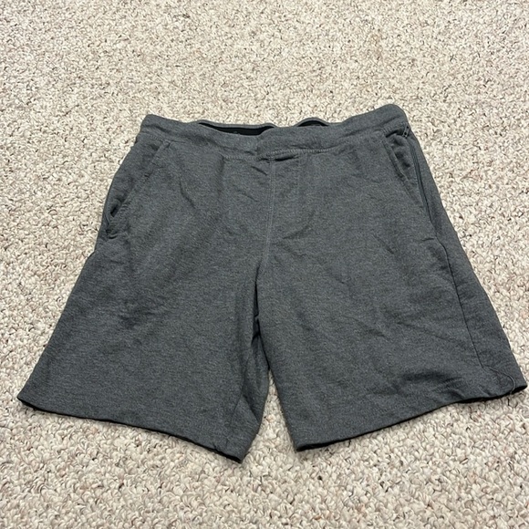 Eddie Bauer Men's Gray Lounge Shorts 8 Inch Pockets Sz Medium - Picture 1 of 7